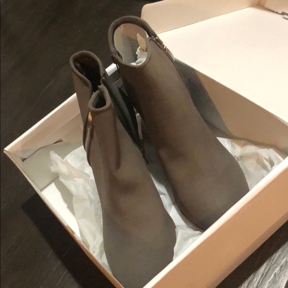 Boots - Picture 3 of 3